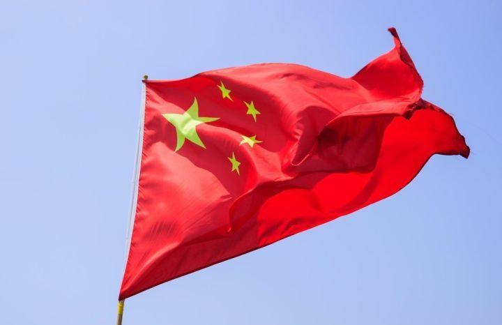 美国专家严厉发问：“究竟要用什么办法，才能击败中国？”而哈佛大学教授查普曼的答案
