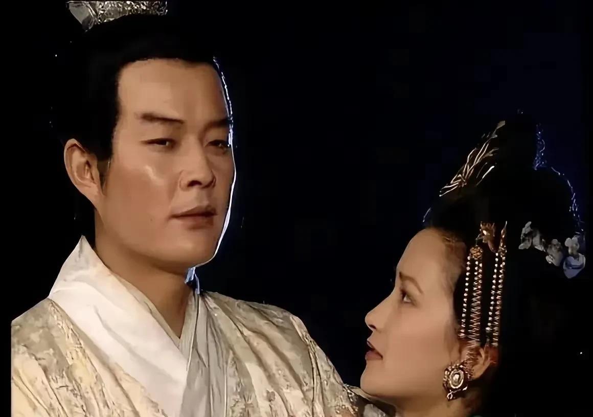 公元210年，周瑜因病去世，孙权来奔丧，看着周瑜5岁的女儿，说道：“给我做媳妇吧