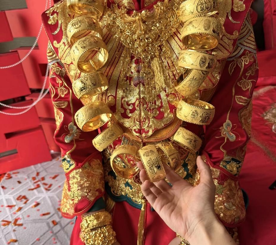 全国各地彩礼大概什么水平？第一名：江西，约30万元第二名：福建，约25万元