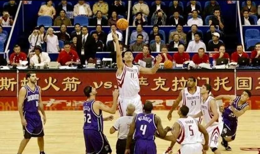 恕我直言！曾凡博和nba篮网签下合同，基本就是中国赛合同，和当年国王和火箭来中国