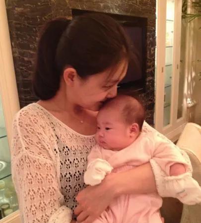 　　大S说:“我坐月子期间，不吃东西只喝汤，还是瘦不下来!　　大S可是为了减肥