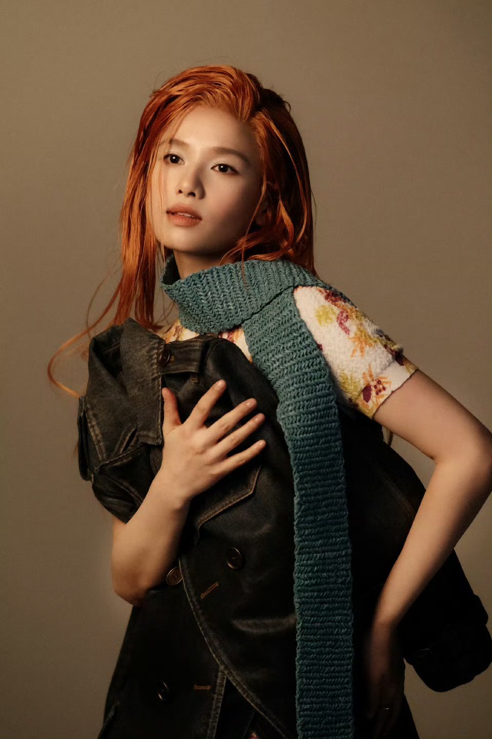 张婧仪橘发豹纹张婧仪橘发湿发家仪就这样适配任何造型！这个橘发好漂亮啊！