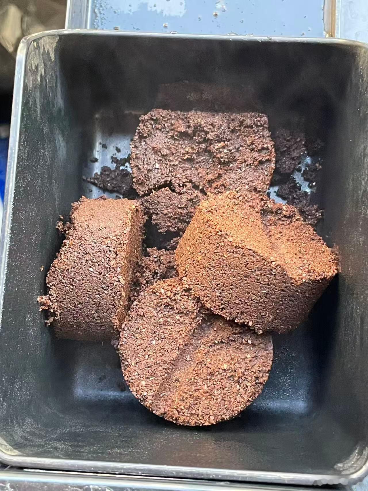 晨起一杯咖啡，驱散倦意，自在安逸，全天活力就位。咖啡拿铁​​​