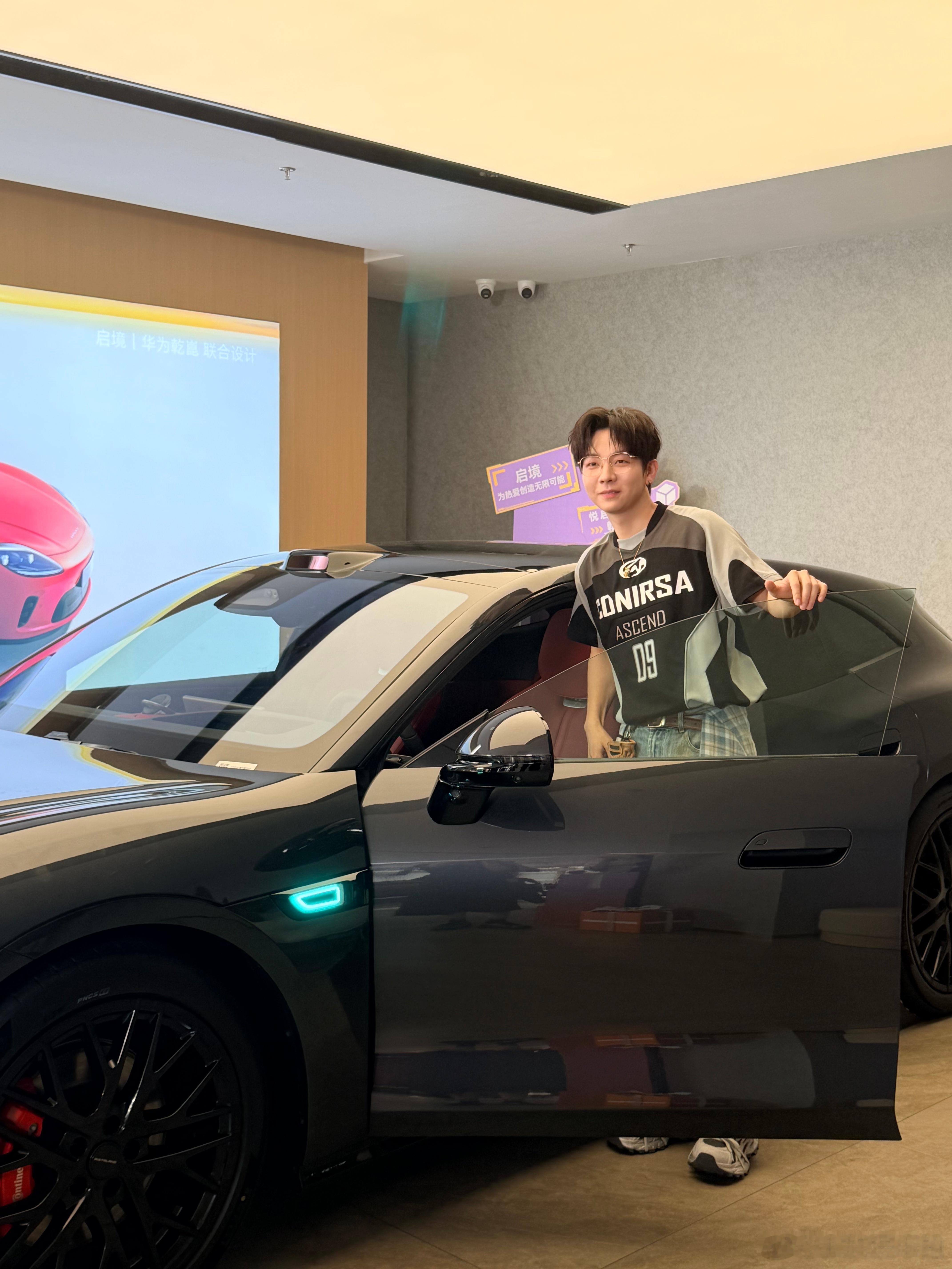 刷到胡夏在上海门店提启境GT7，体验完华为乾崑智驾ADS 5之后，直接...