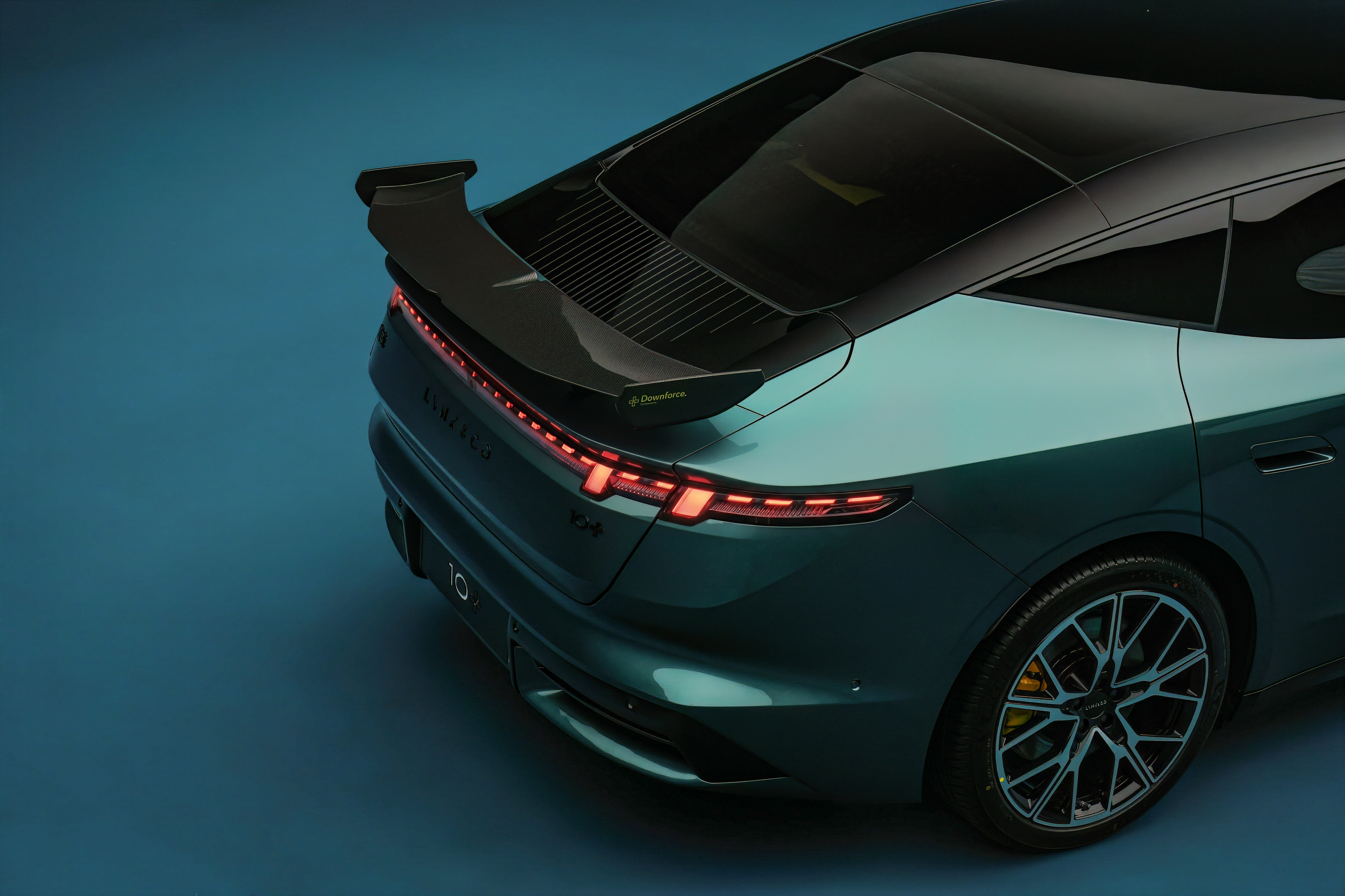 国产纯电C级轿车，原创设计，外观颜值领克10➕给个最美颜王车，各位没有啥意见吧领