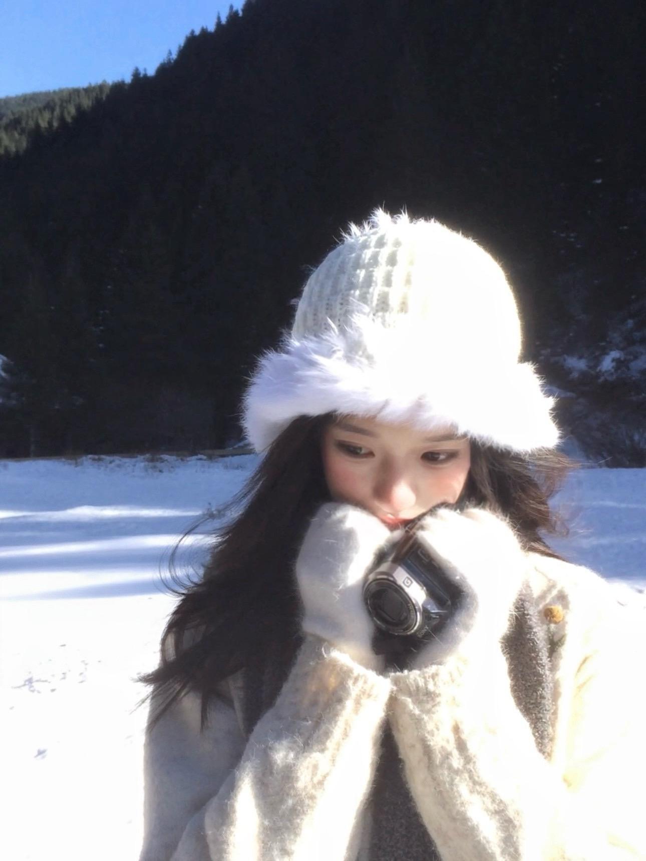 我明白要你爱是荒谬的要求。