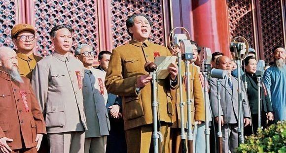 抗美援朝结束后，蒋介石仰天长叹，对儿子蒋经国和一众将领说：在这个世界上，没人是毛