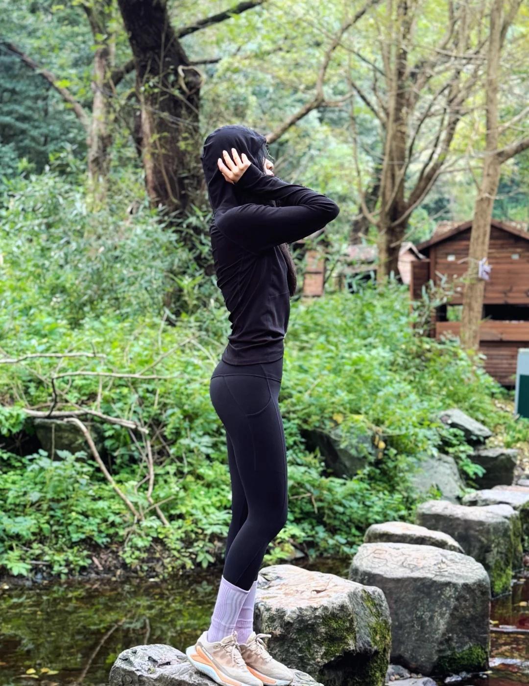 杭州·九溪十八涧｜徒步攻略，随手一拍就出片感受阴雨天的九溪十八涧，藏在西湖边的