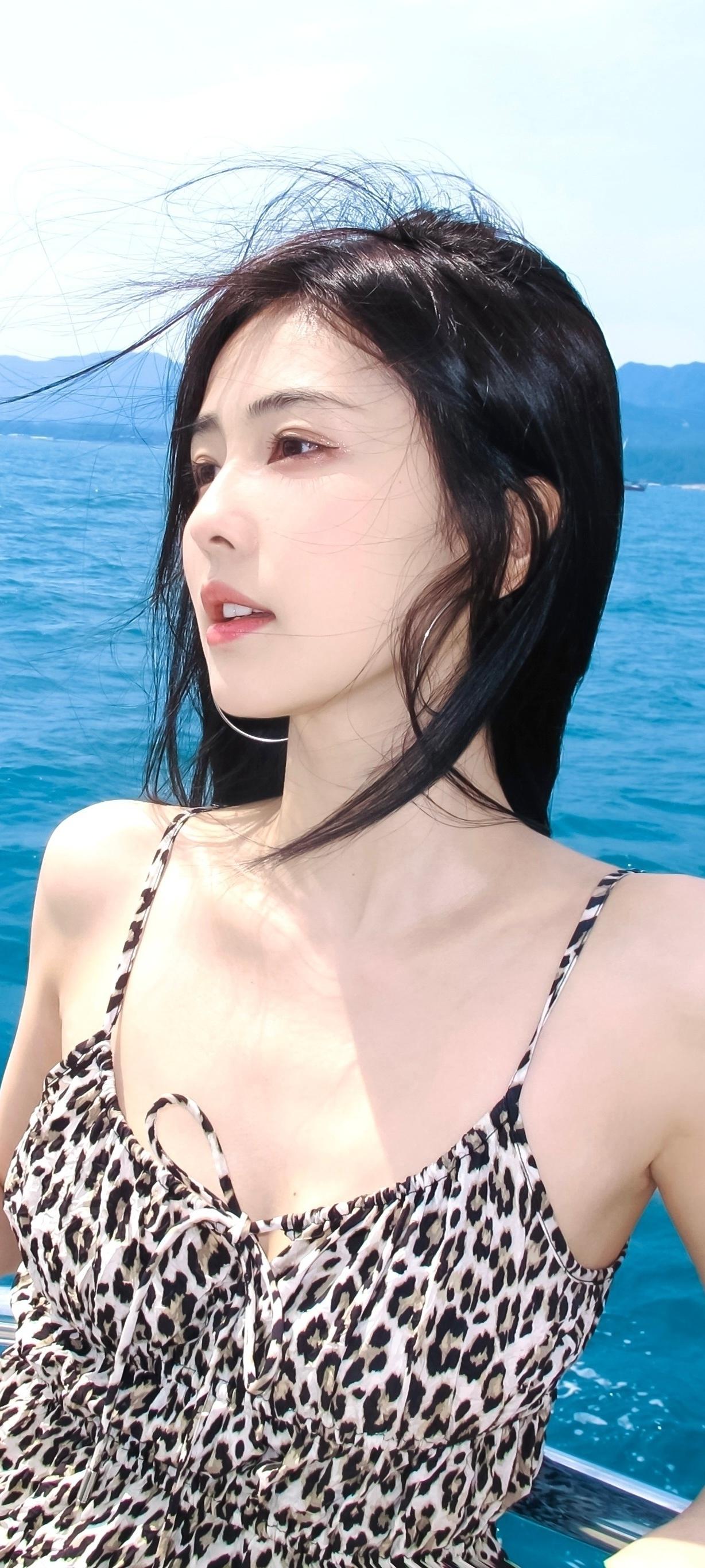 白鹿海边大片女明星照片分享白鹿白鹿来咯白鹿生图分享你所见的绝世佳人！你