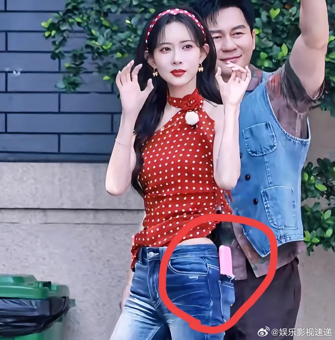 这下放心了！原来腰这么细的孟子义，也没办法啊。这个问题到底怎么解决？看到孟子义跑