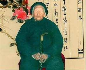 1941年，马宗英弄到了300发子弹，正准备送给八路军，路上却遭到了伪军检查，谁