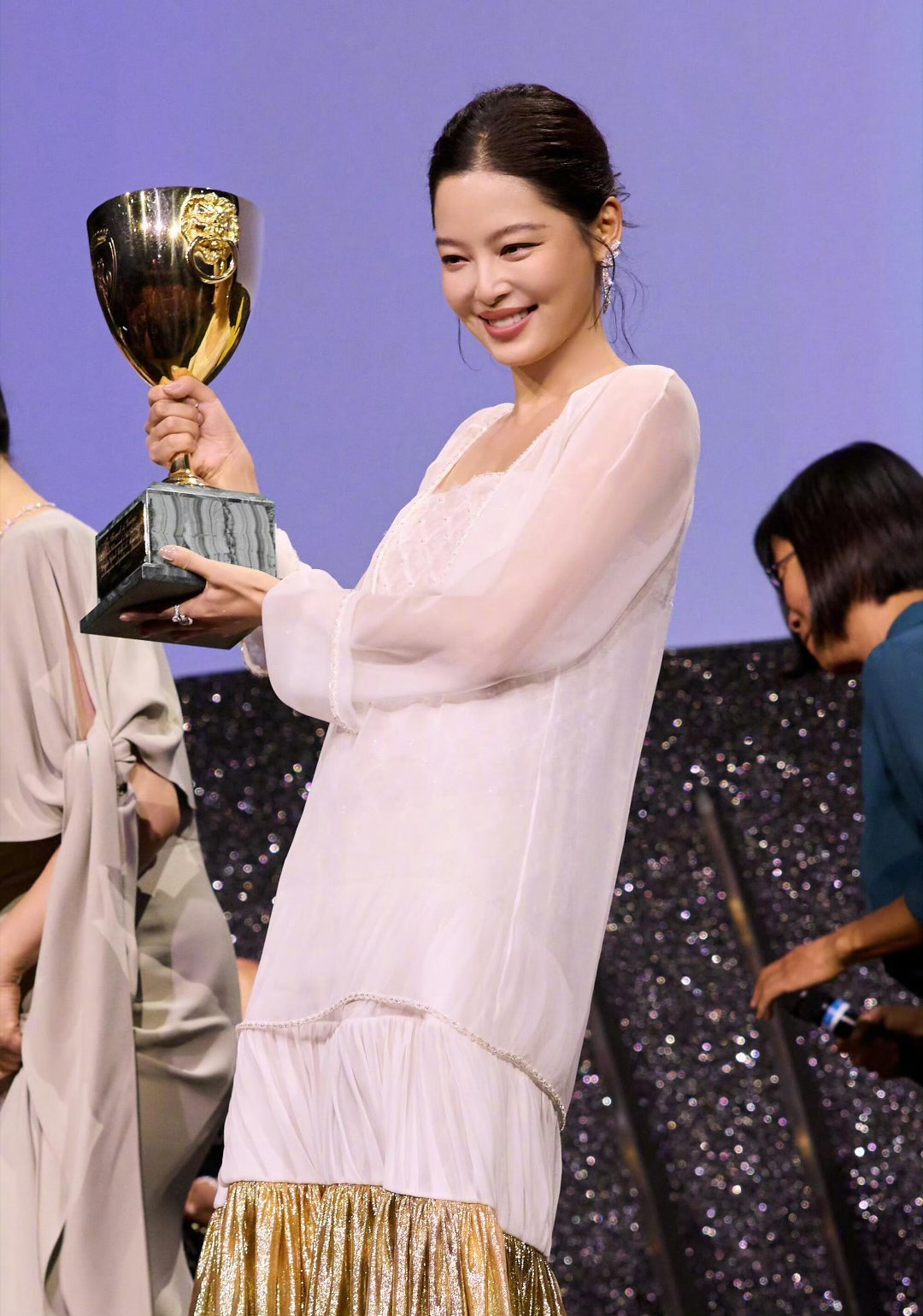 辛芷蕾走向国际，饰演华裔第一女星！辛芷蕾还是太牛了，拿下威尼斯影后的首个角色竟然
