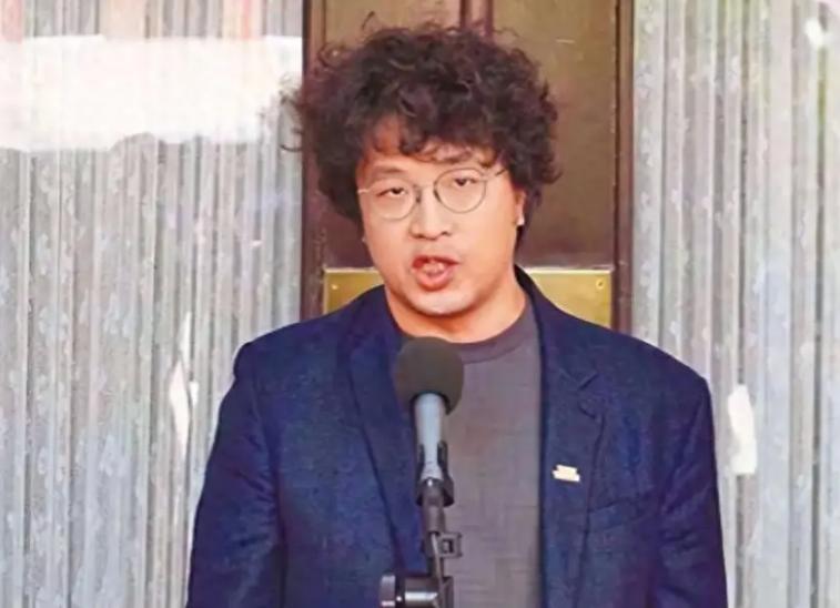 2026台北市长选战，本来大家都以为照旧是老戏码，民进党拿“抗中保台”当武器，国