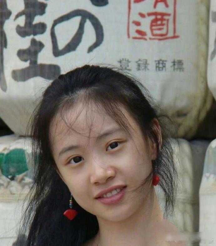 李梦以前好清纯啊​​​