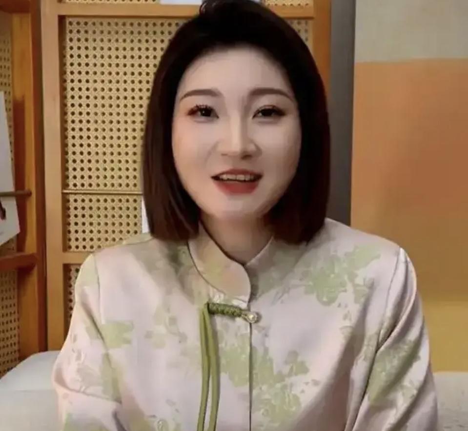 今天全网最该举杯的，必须是王暖暖！等了整整6年，这婚终于离成了，还拿到50万赔偿