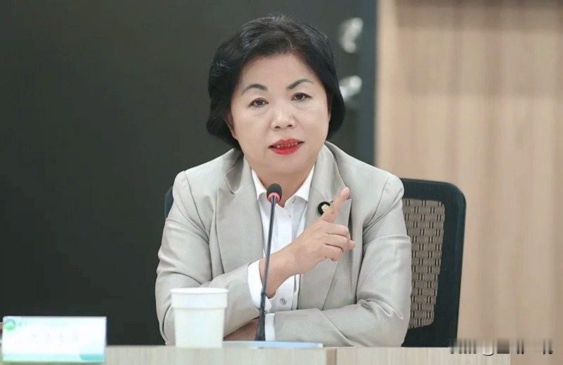 民众党抛“柯文哲参选台中市长”杨琼璎回应了针对民众党台中市党部主委陈清龙