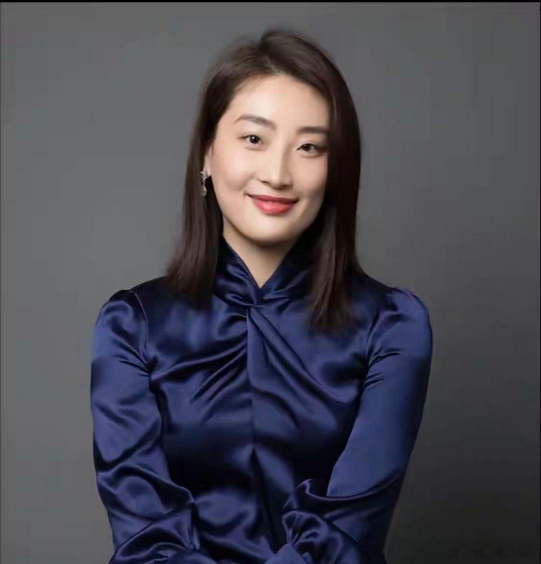 钟馥莉突然甩出王炸！9月26日，香港高等法院一纸判决：她的上诉被驳回，18亿美元