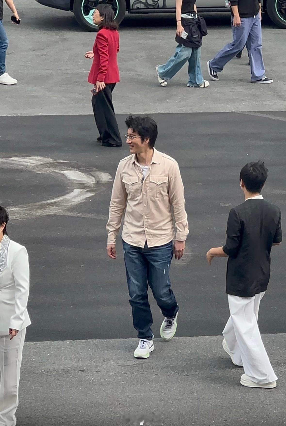 王力宏现身比亚迪总部，只是参观？还是有合作？