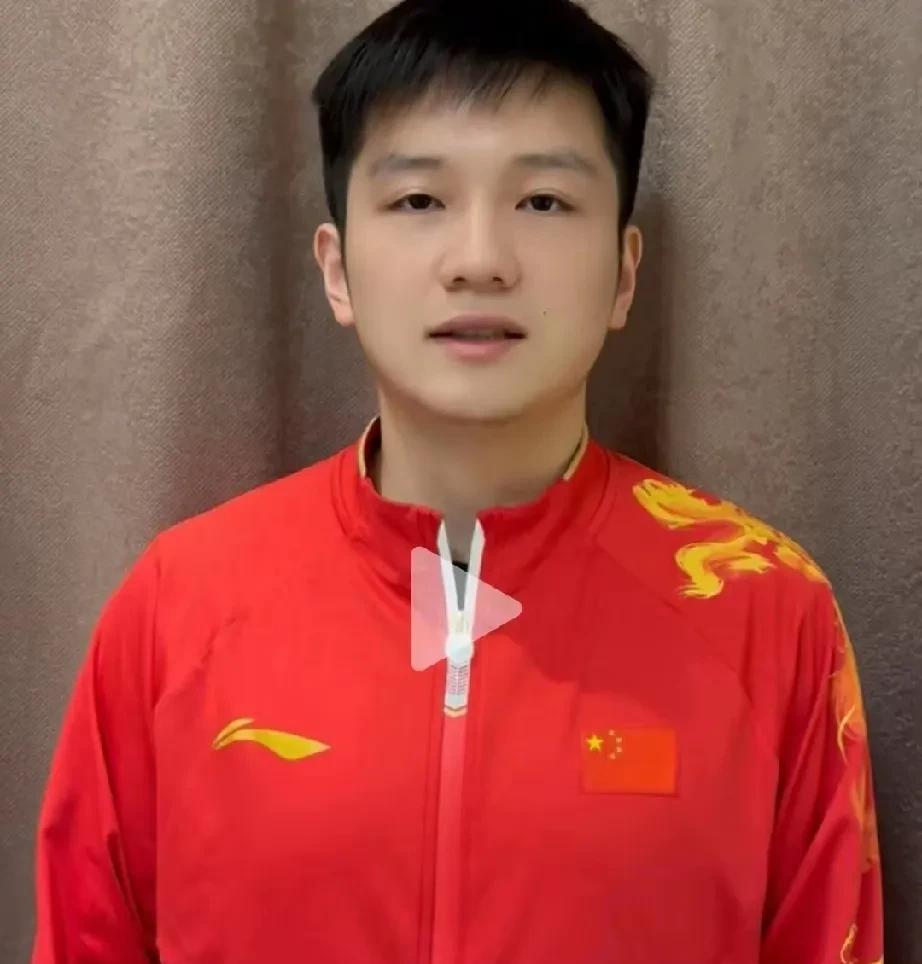樊振东11岁进八一队，军籍阶段社保是视同缴费的，现在是上海的编制，这个工龄等他老