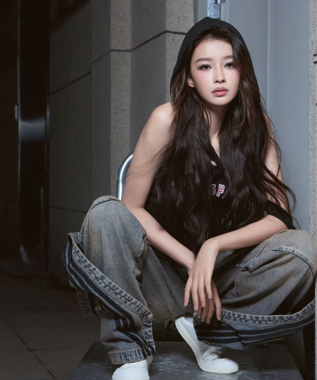 孙怡最近晒出的这组写真可太有意思了大家讨论最多的不是她的身材和脸，反而是她这四