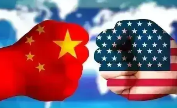 不装了，美国现在彻底不装了！    现在的美国把“柿子专捡软的捏”“生意专捡熟