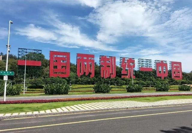 “中国大陆要清醒了，台湾只要有马英九，朱立伦，洪秀柱，想实现和平统一，有点难，这