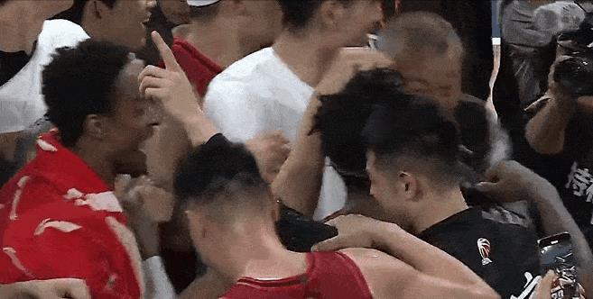 杜锋打山西输在哪里！许利民成功给cba借鉴，因材施教，疑人不用，同一个对手山西，