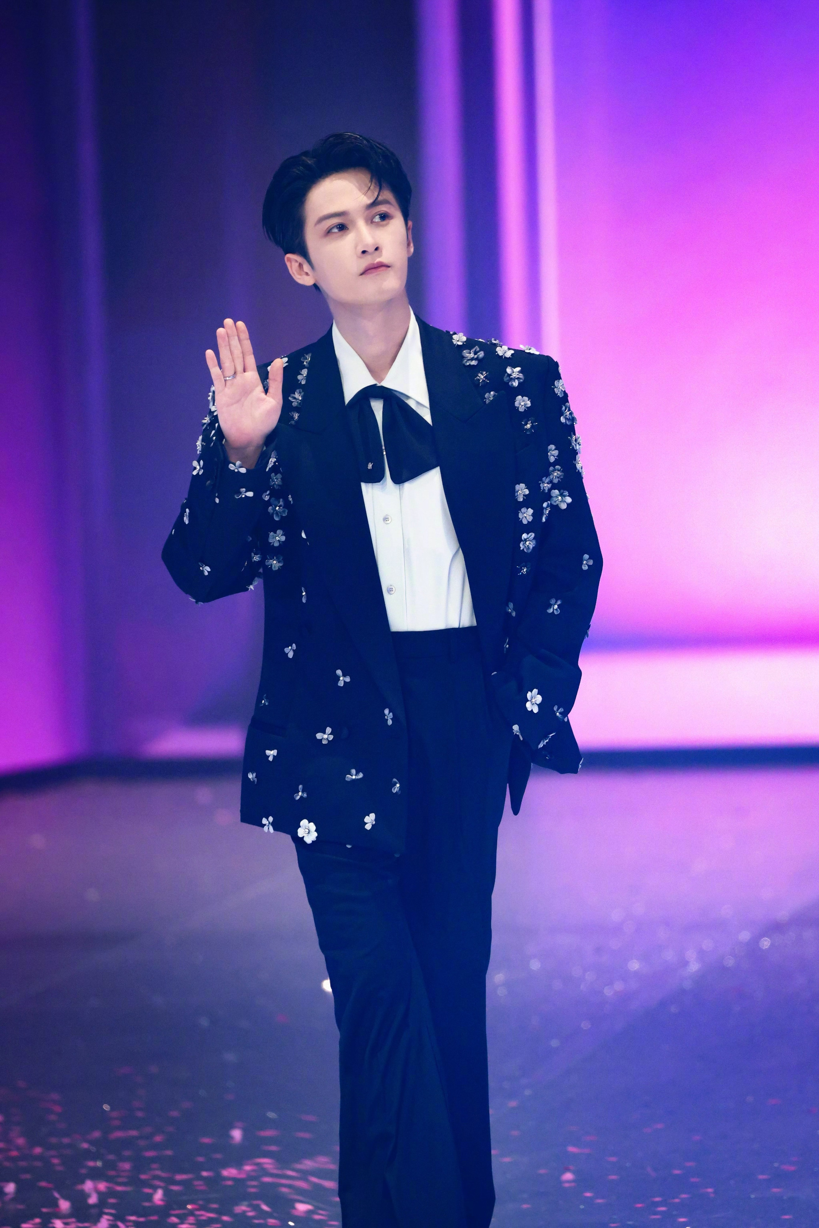 檀健次今晚造型，刚结束活动就来盛典，换上“超季”的AMIRI2026春夏