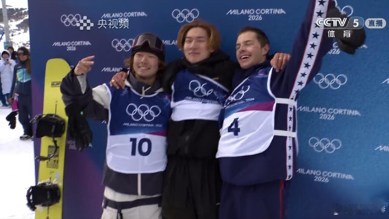 能把中日美吓成这样的真不多笑死我了这仨好可爱啊啊啊摄像头转向小鸣的时候他之间把