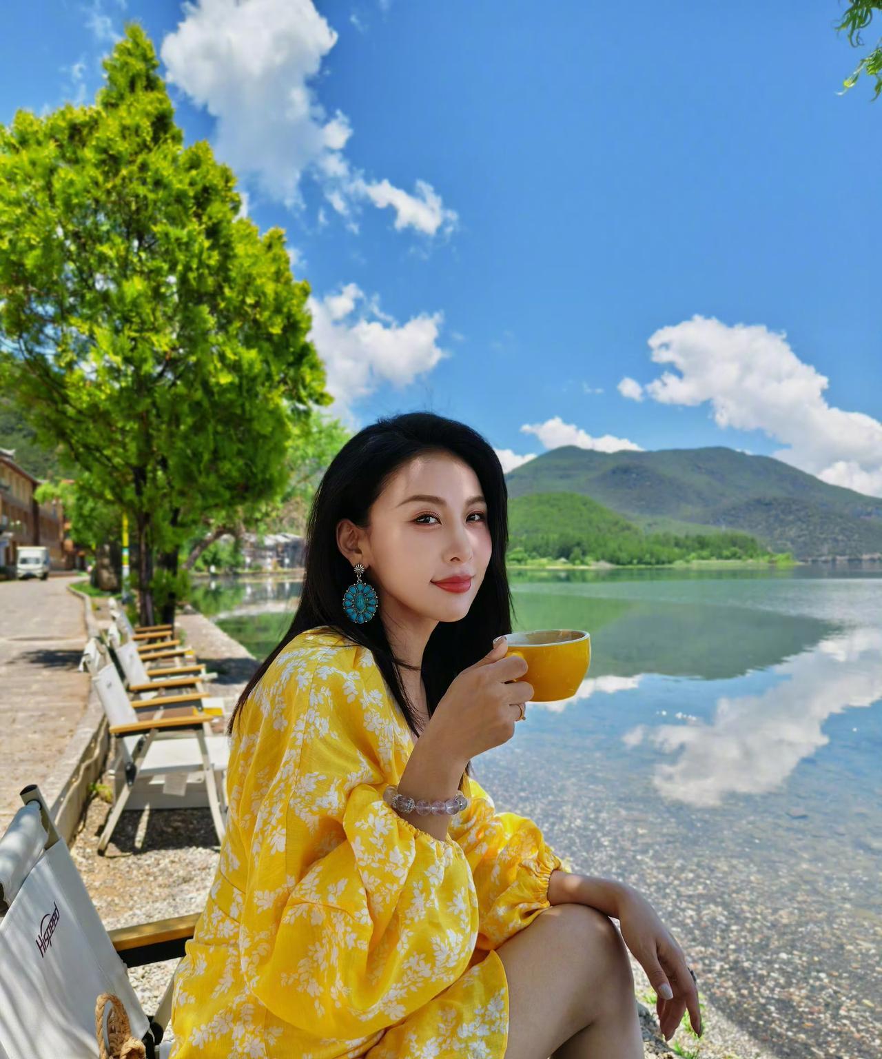 她是最可惜的女明星，如果不是私生活太混乱，把精力放在富豪富二代身上，她现在估计不