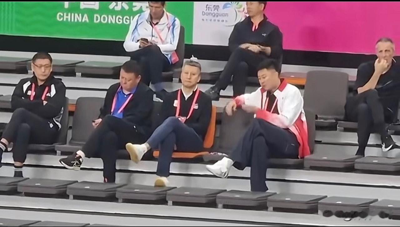 徐杰再次落选国家男篮：老叔其实有2个考虑！首先第一个考虑，要防守，大家注