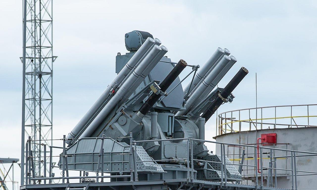 装备22800型小型导弹舰的俄军新一代舰载近防系统：铠甲-M（Панцирь-М