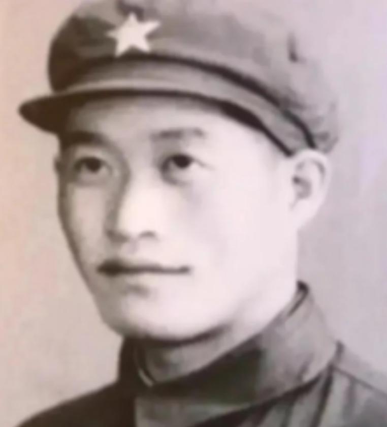 1964年，毛主席得知志愿军203师侦察排副排长从朝鲜战场归来已11年，却依然只