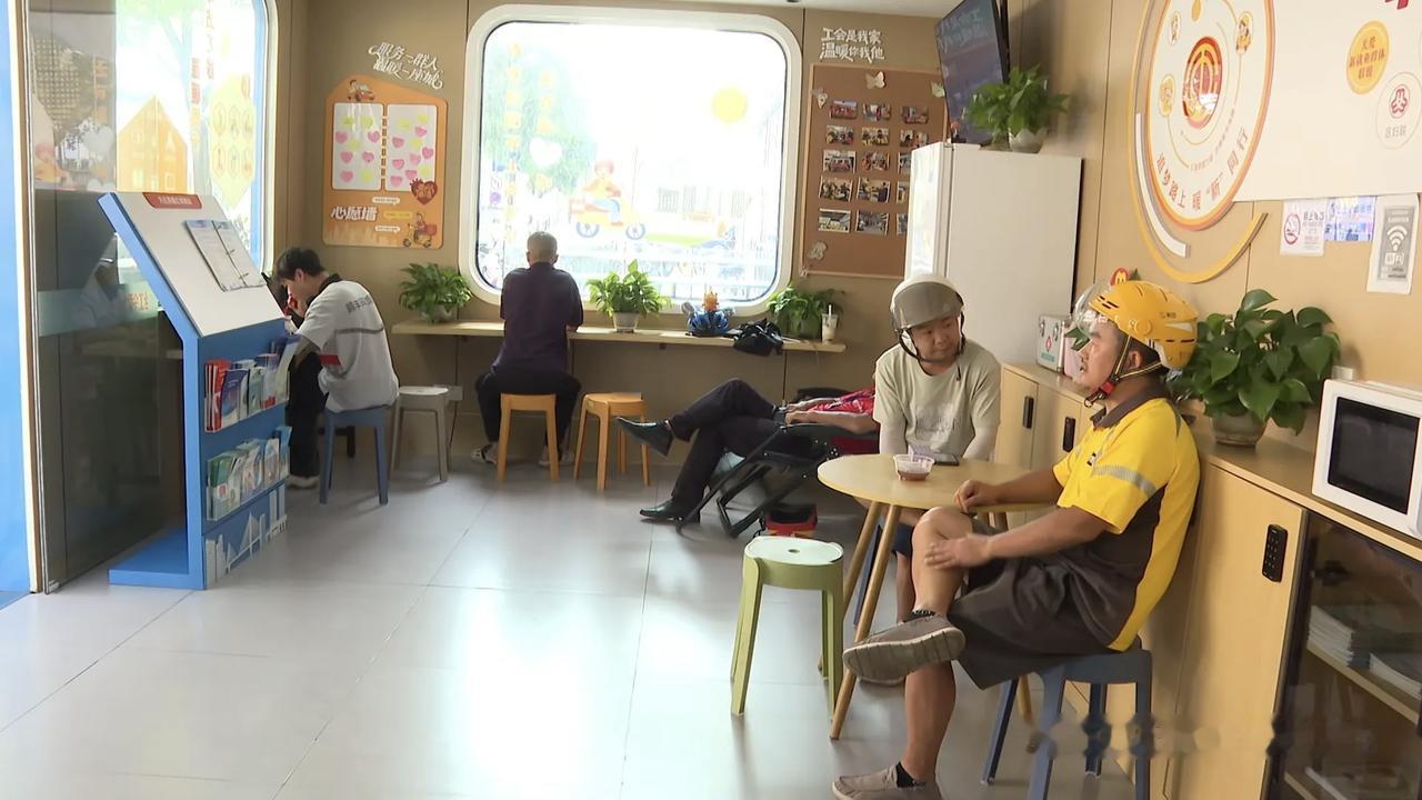 你听说过有这个称谓的“城市”吗？宜昌就是。宜昌以暖心服务全域打造的“小哥友好城