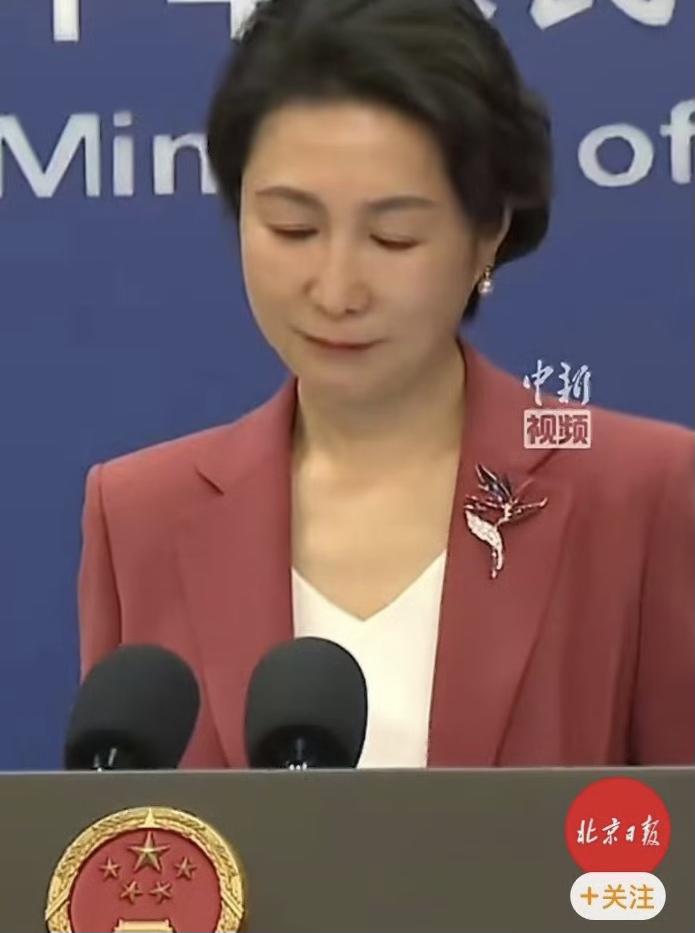 毛宁这一笑，充满了鄙夷不屑！大汉奸石平已抵达台湾，并大放厥词：“台湾是一个独立