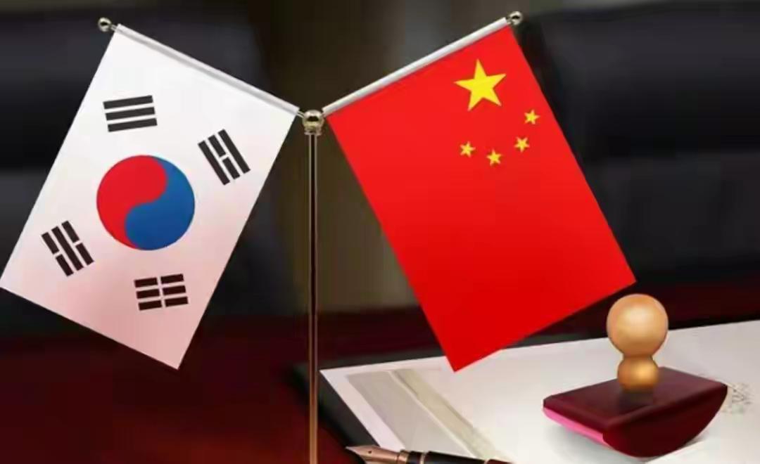 ✨中韩应该分掉日本的蛋糕✨✦在历史上，日本吞并了朝鲜半岛五十年。中国则是从