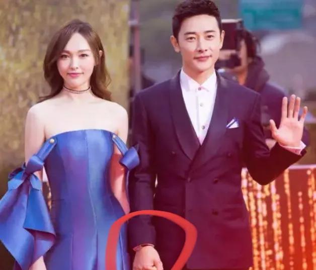 唐嫣为啥那么幸福，原因很简单，不是她美，也不是罗晋爱她无法自拔，而是她自己足