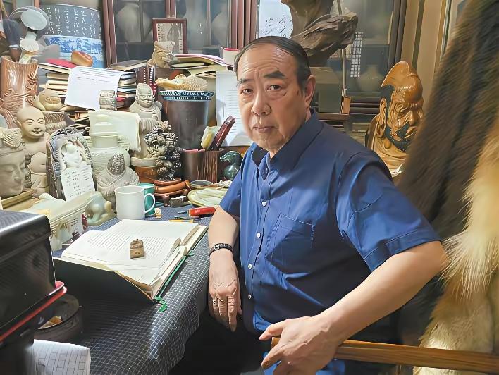 先别骂贾浅浅，她的翻车，暴露8个扎心真相。1、毫无审美，只会“屎尿”这种低