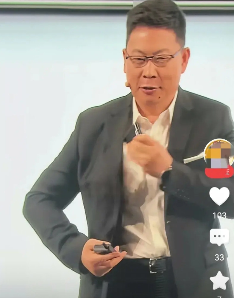 有没有发现，现在最怕余承东的一个动作是什么？就是发布会上从口袋里摸出新手机、