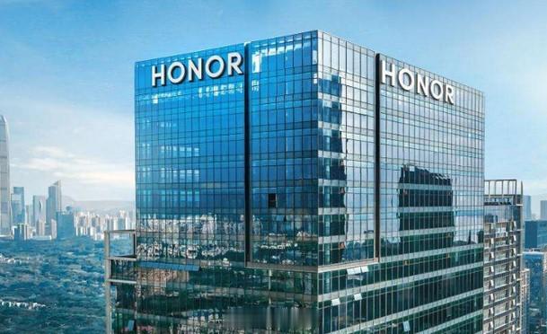 【荣耀CEO称内存涨价预计持续2到3年】手机高溢价或将成常态10日当晚，荣耀发布