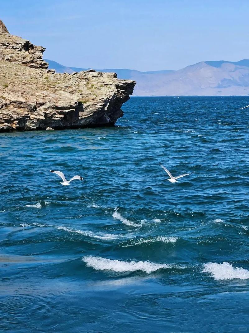 贝加尔湖冰面翻车致中国游客遇难！绝美风光下的致命陷阱，这些教训必须记牢家人