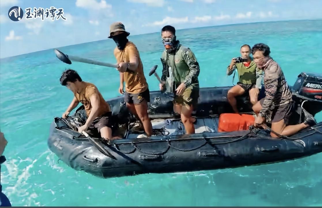 就这么几个怂货，一看那穿衣打扮就不正规，跟个海盗似的！被我们高大帅气勇猛的海警一