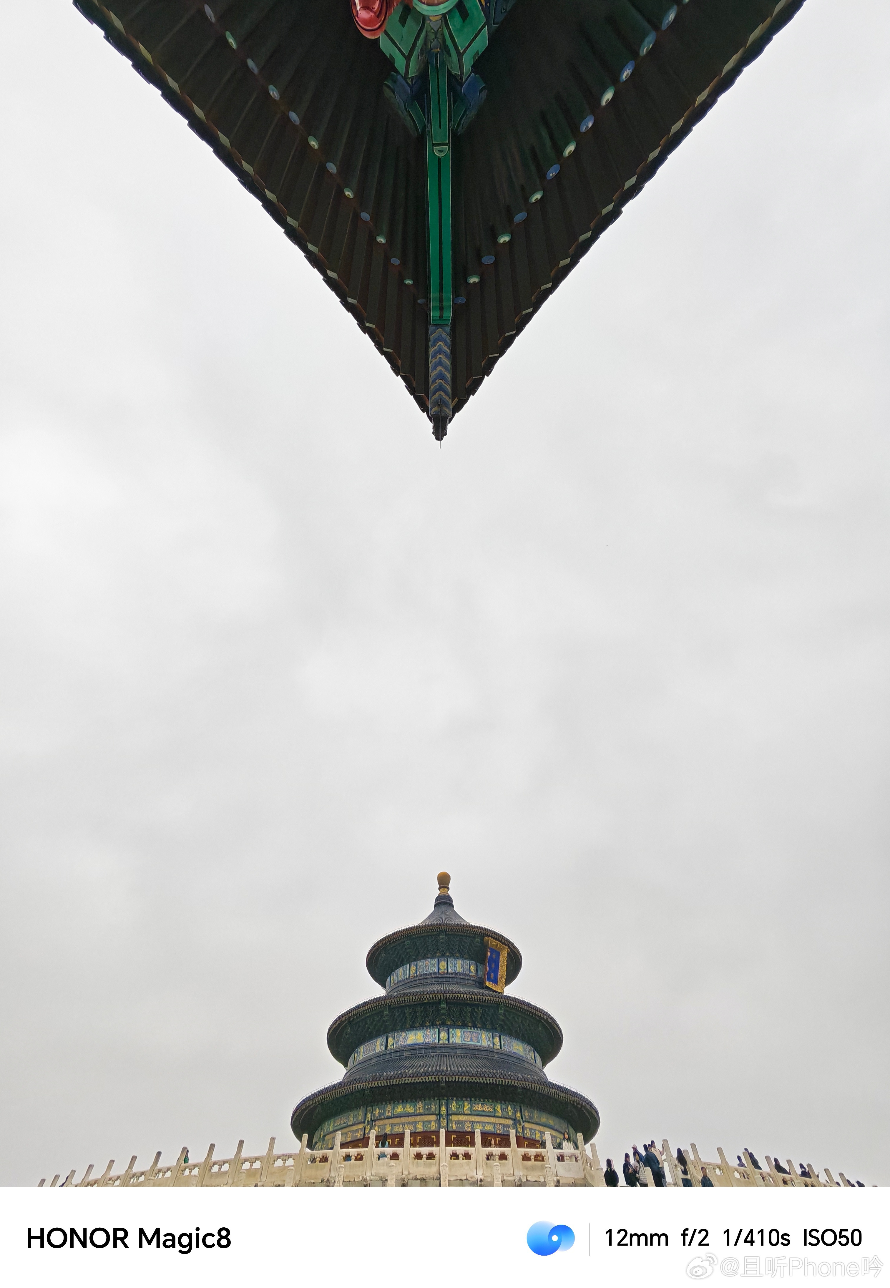 盲评结果点赞数由高到低：荣耀Magic8/OPPOFindX9/vivo