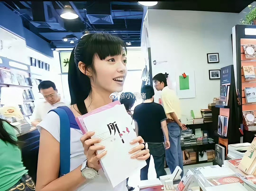 看完姚晨27年前美若天仙的大学照，才知凌潇肃为何对她一见倾心。