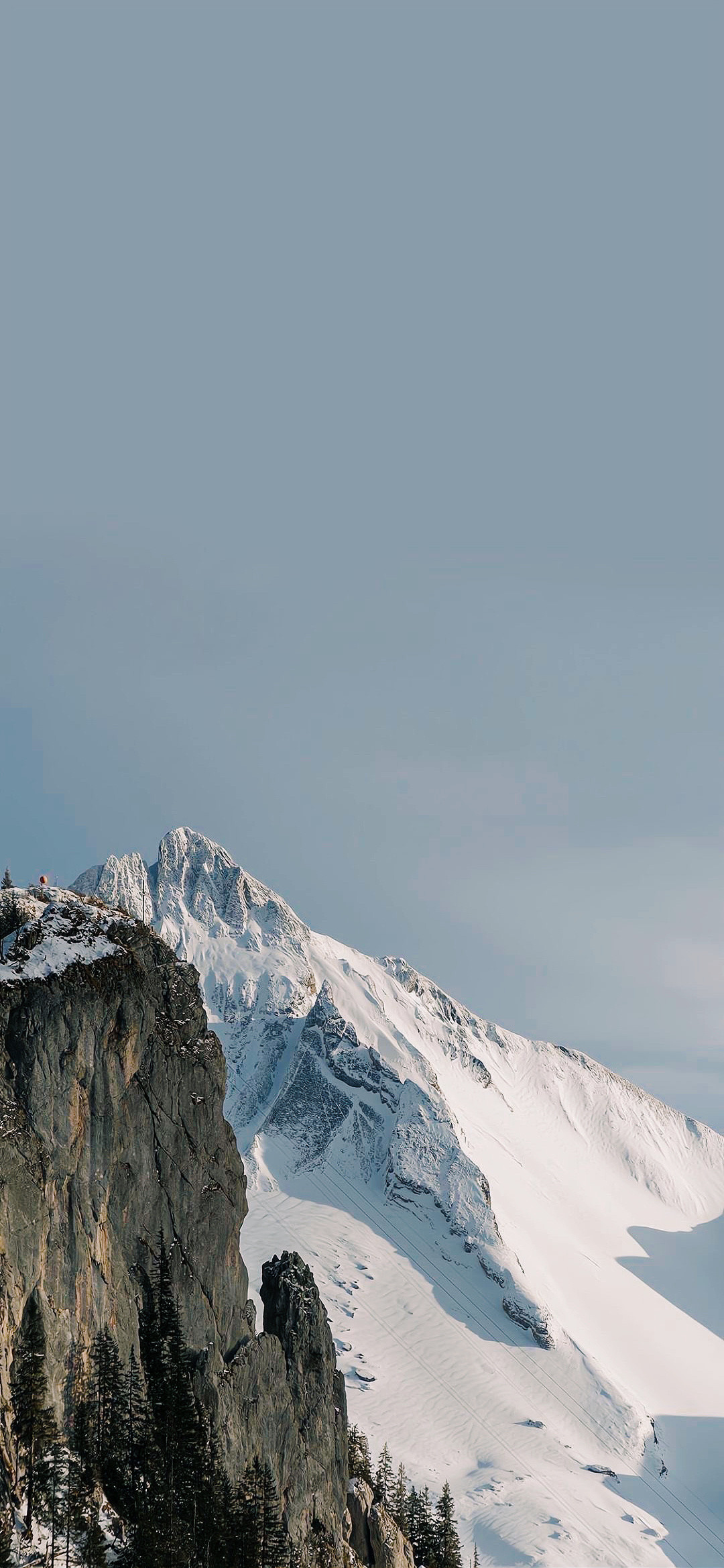 勇攀高峰壁纸，攀登的意义，不在于登顶瞬间，而在于一路坚持的勇气。壁纸发现手机壁纸