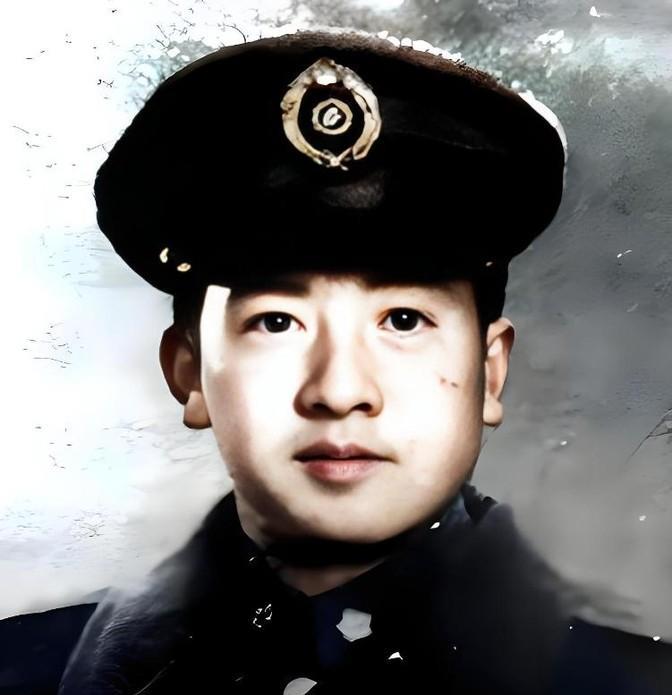1945年深秋，马步芳的独子马继援被宋美龄叫到重庆官邸。这位西北王公子刚跨过门槛