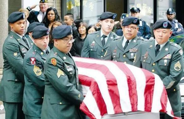 可悲可叹啊！2011年，19岁的美国华裔士兵陈宇晖，因洗澡忘关水龙头，竟被美国军