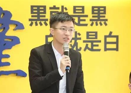7月4日，台湾新党台北市议员侯汉廷公开表态，说所有台湾人都应该支持两岸和平统一。
