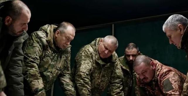 令人震惊，西方专家爆料称，乌军司令西尔斯基可能已经抗命，因为泽连斯基下令乌军向顿