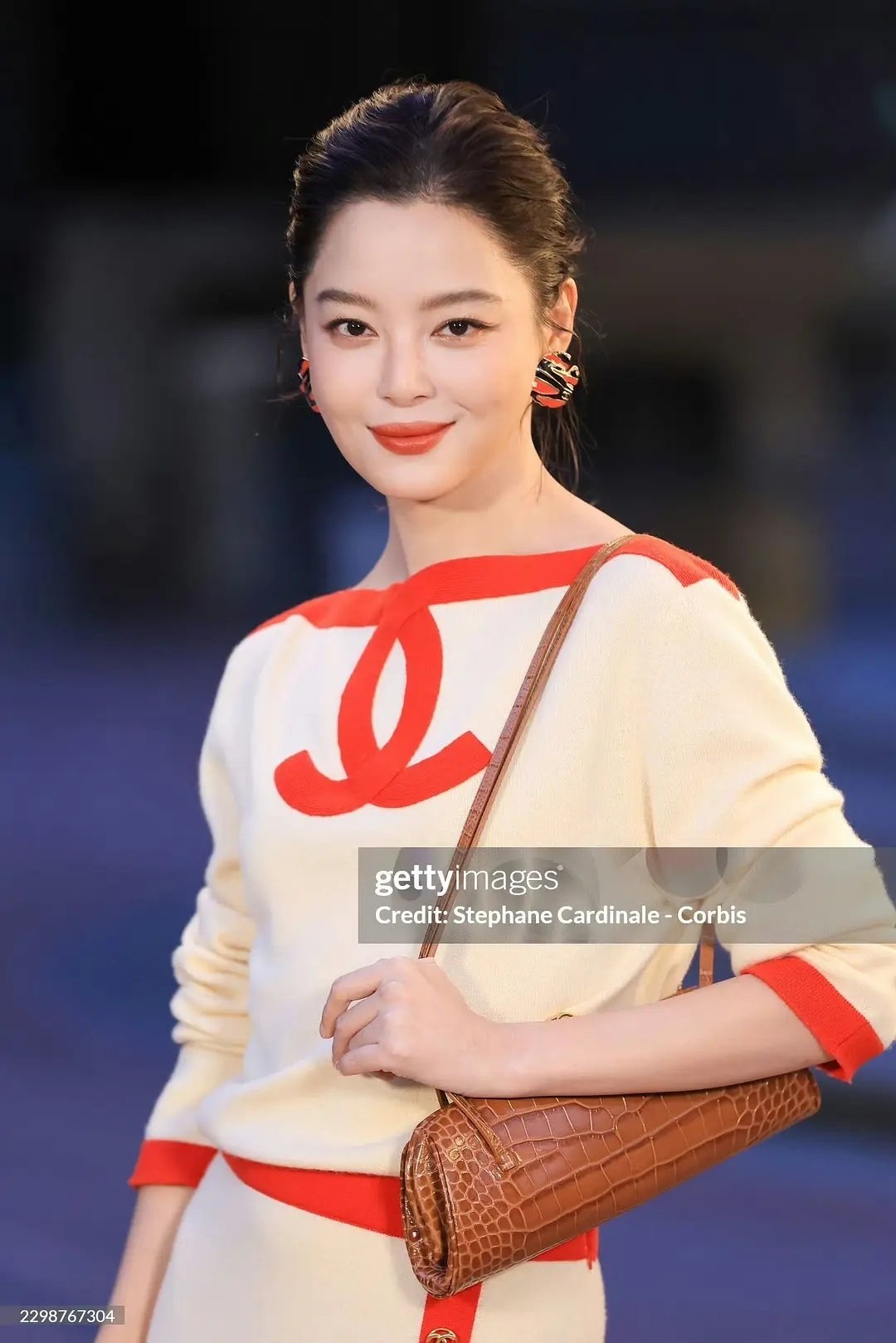 没人觉得辛芷蕾这次看秀的化妆师很厉害吗？非常清透干净的底妆和大气的妆容，一看功底就很好，比内娱头部那